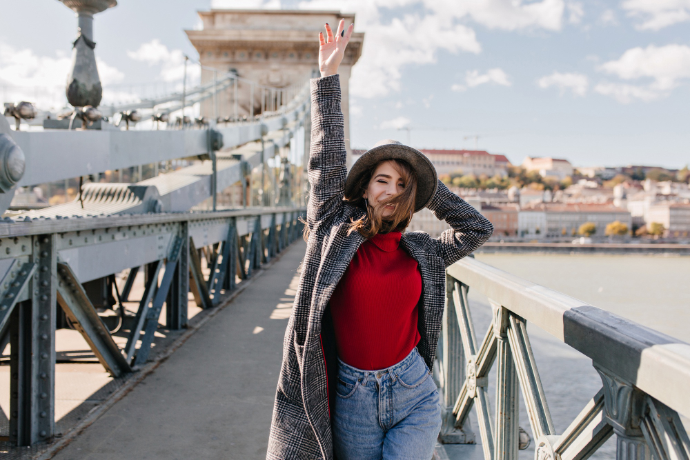 is paris safe for solo female travellers