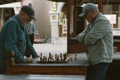 picture describing mental benefits of playing chess