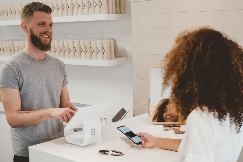 image showing how to improve the customer experience in 10 steps