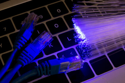 Pros and Cons of Fiber Optic Internet