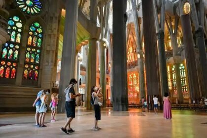 sagrada familia dress code