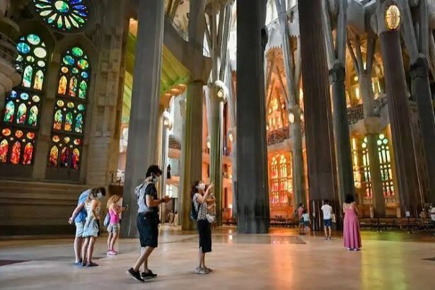 sagrada familia dress code